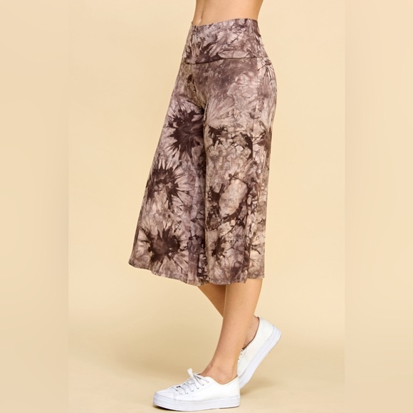 Tie Dye Wide Leg Palazzo Capri Pants - Picture 2 of 3